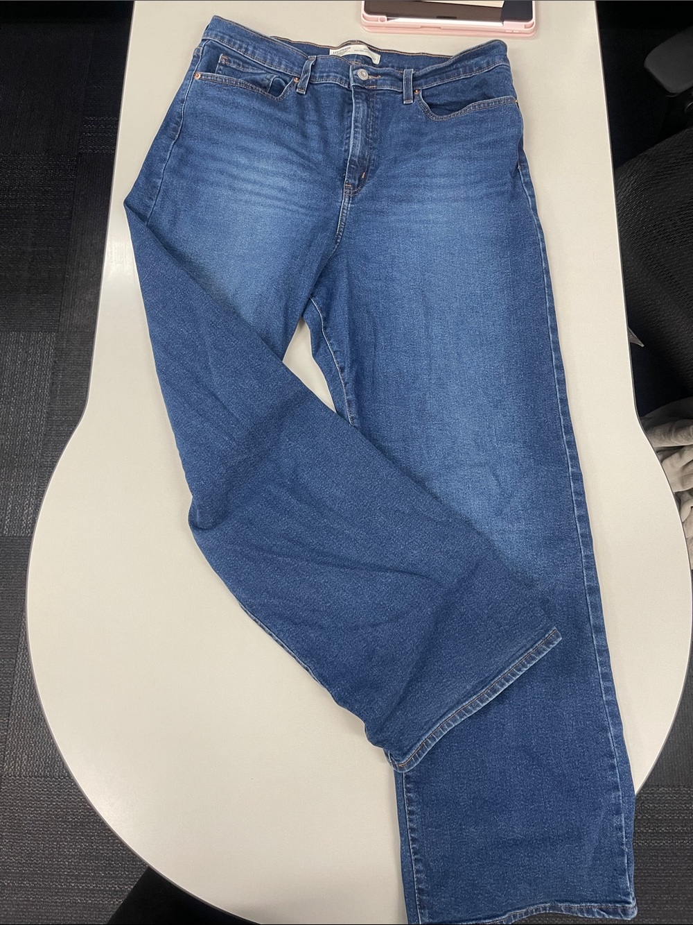 Levi's Signature High-Rise Loose Straight Jeans in Blue